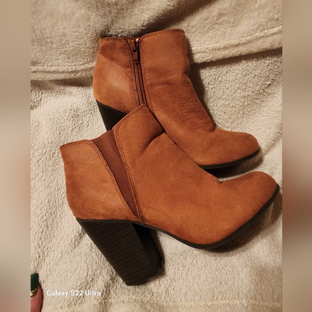 Woman's  Booty Boots
